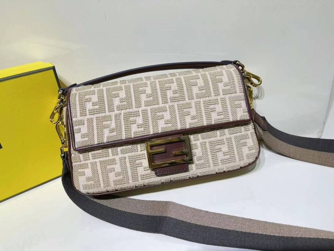 Túi xách FenDi like auth 1:1