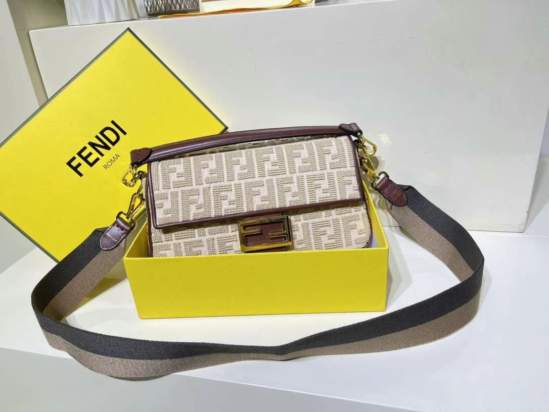 Túi xách FenDi like auth 1:1