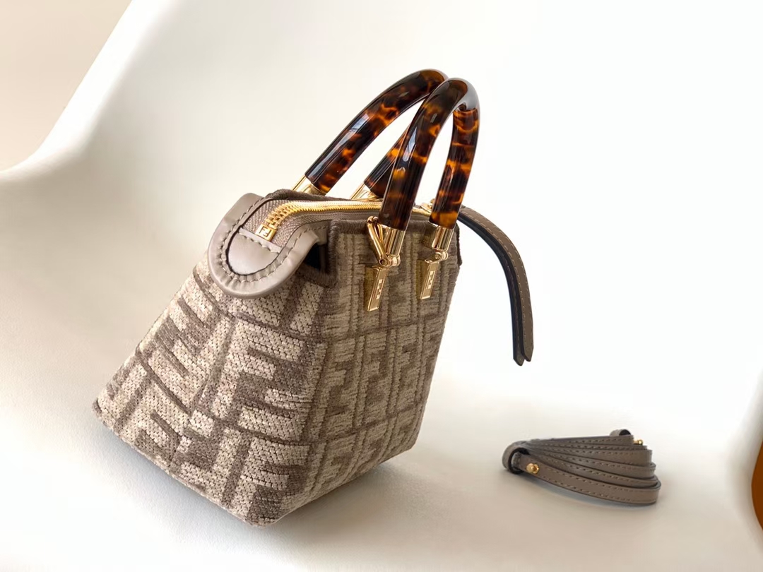 Túi xách FenDi siêu cấp like auth 1:1