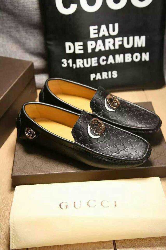 Giày mọi Gucci