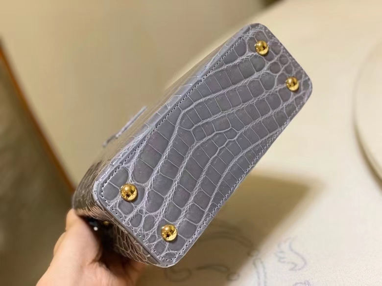 Túi xách louis vuitton LV da cá sấu like auth  1:1 