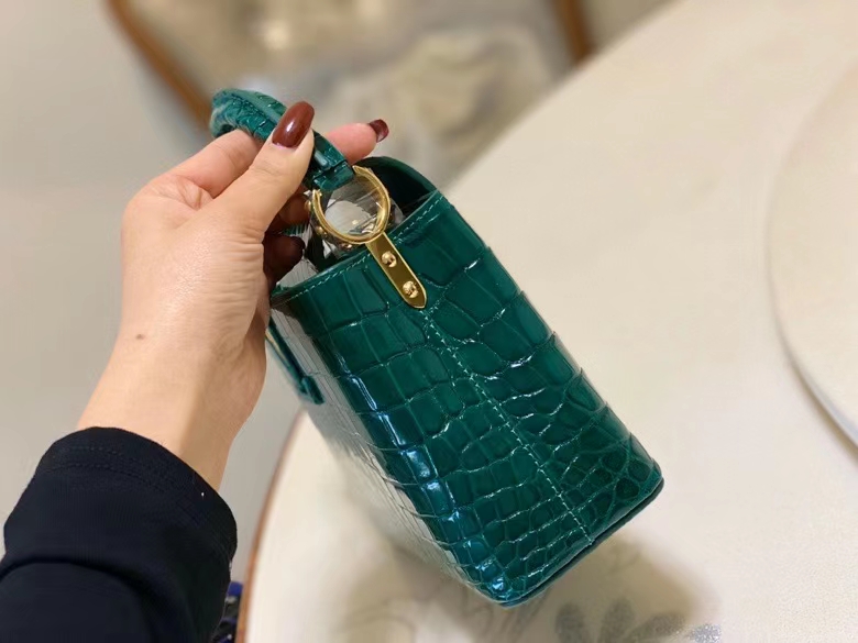 Túi xách louis vuitton LV da cá sấu like auth  1:1 