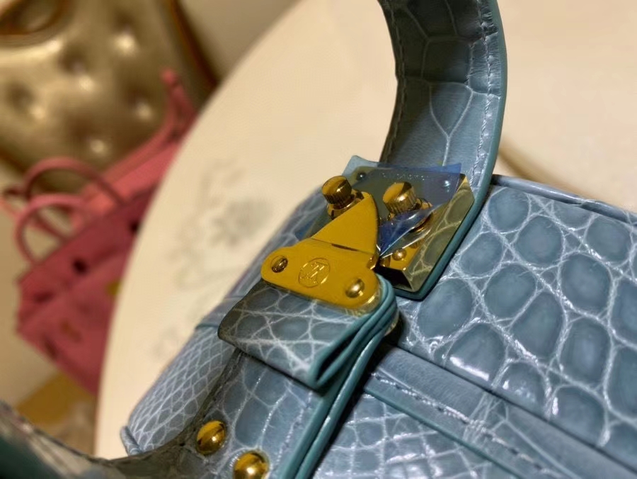 Túi xách louis vuitton LV da cá sấu like auth  1:1 