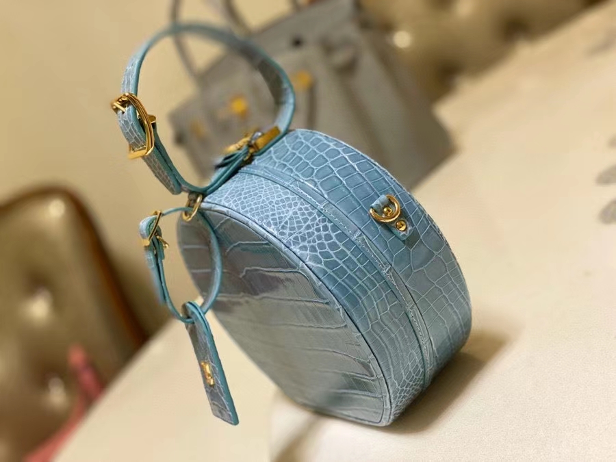 Túi xách louis vuitton LV da cá sấu like auth  1:1 