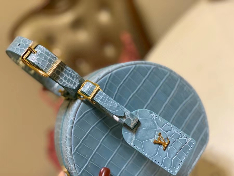 Túi xách louis vuitton LV da cá sấu like auth  1:1 