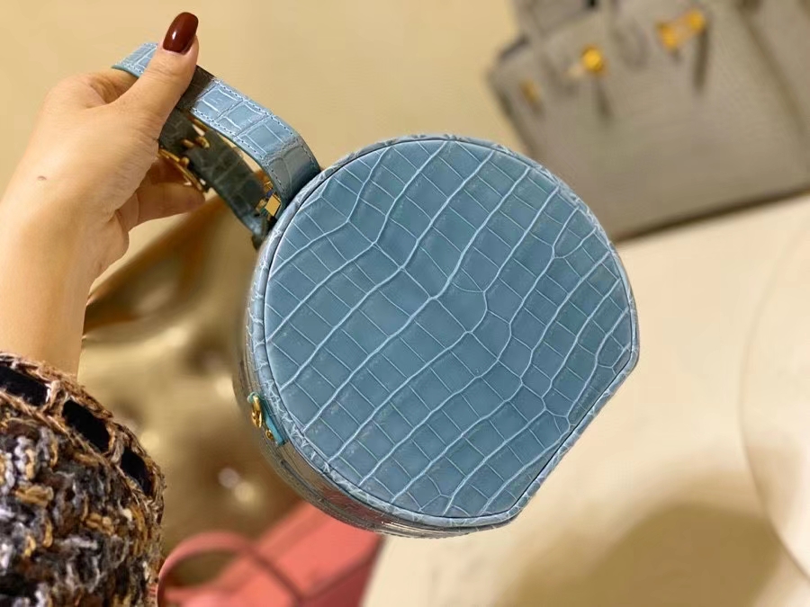 Túi xách louis vuitton LV da cá sấu like auth  1:1 